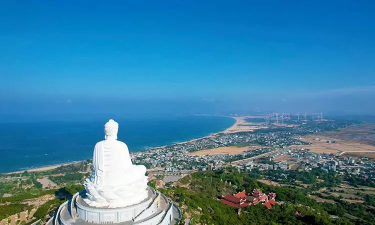 Chùa Ông Núi Bình Định – Ngắm nhìn tượng Phật ngồi khổng lồ nhất Đông Nam Á